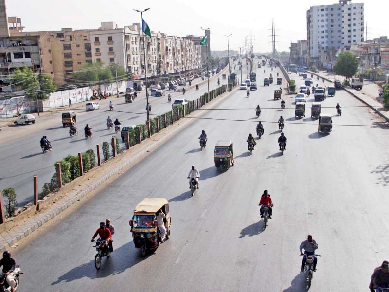 sharae pakistan has uncharacteristically little traffic on monday as citizens fear a widespread outbreak of the novel coronavirus at least 115 new cases were confirmed in sindh on the day bringing the province s tally to 150 patients photo online