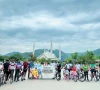 polish cyclist sets off for khunjerab pass
