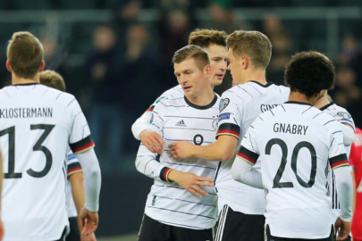 germany players donate 2 5 million euros to fight virus germany players donate 2 5 million euros to fight virus
