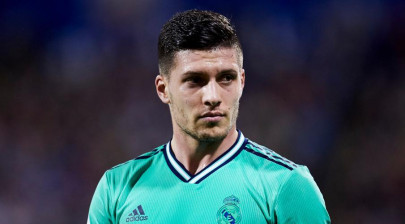 real madrid striker jovic apologises for breaking self isolation rules in serbia real madrid striker jovic apologises for breaking self isolation rules in serbia