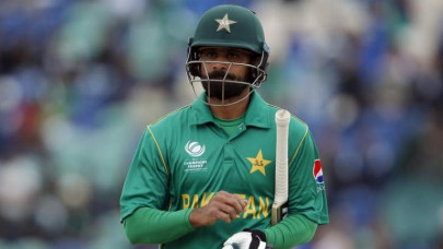 mohammad hafeez tacitly takes a dig at sharjeel khan mohammad hafeez tacitly takes a dig at sharjeel khan