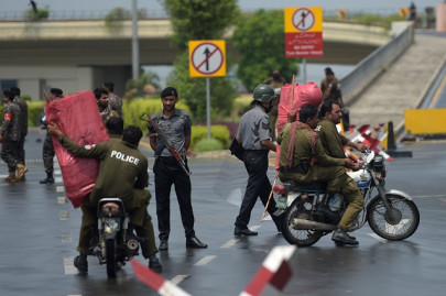 security beefed up in lahore ahead of nawaz s arrival security beefed up in lahore ahead of nawaz s arrival