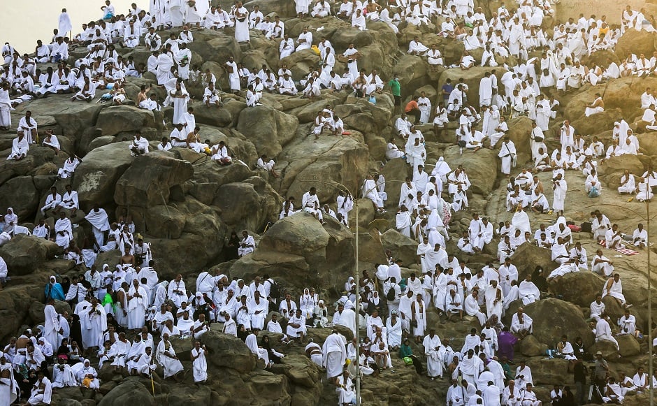 Muslims ascend the mount of Arafat PHOTO: AFP