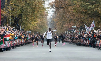 kipchoge suffers loneliness of long distance runner kipchoge suffers loneliness of long distance runner