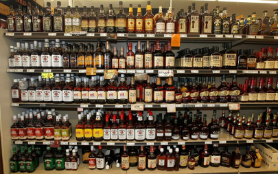 bid to smuggle liquor foiled bid to smuggle liquor foiled