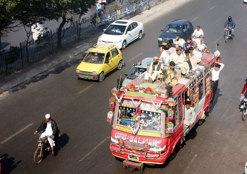 intra city public transport suspended in sindh