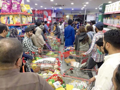 govt extends lockdown to 14 days bans pillion riding