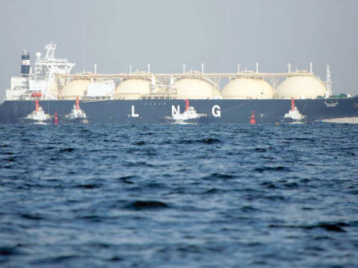 pti govt asked to declare force majeure in lng deal