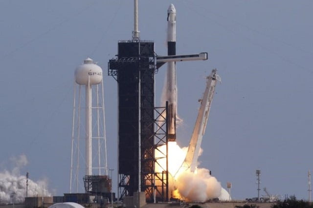 a spacex falcon 9 rocket carrying the crew dragon astronaut capsule lifts off on an in flight abort test a key milestone before flying humans in 2020 under nasa 039 s commercial crew program from the kennedy space center in cape canaveral florida us january 19 2020 photo reuters a spacex falcon 9 rocket carrying the crew dragon astronaut capsule lifts off on an in flight abort test a key milestone before flying humans in 2020 under nasa 039 s commercial crew program from the kennedy space center in cape canaveral florida us january 19 2020 photo reuters