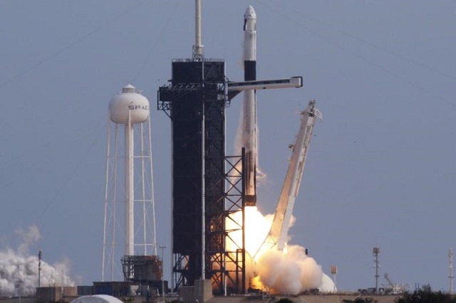 a spacex falcon 9 rocket carrying the crew dragon astronaut capsule lifts off on an in flight abort test a key milestone before flying humans in 2020 under nasa 039 s commercial crew program from the kennedy space center in cape canaveral florida us january 19 2020 photo reuters