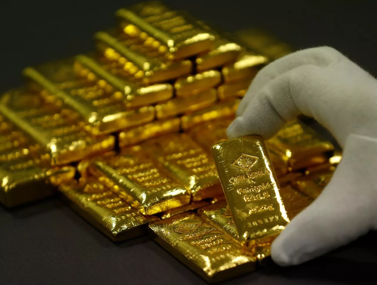 precious metal forges a 7 year peak on commodity markets photo reuters precious metal forges a 7 year peak on commodity markets photo reuters