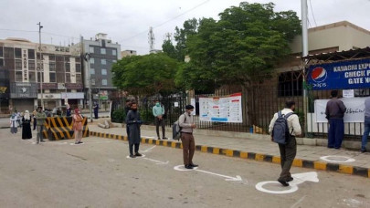 walk through coronavirus machine from china to arrive in pakistan soon