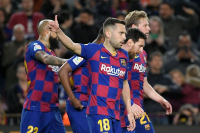 barcelona to cut player wages due to coronavirus