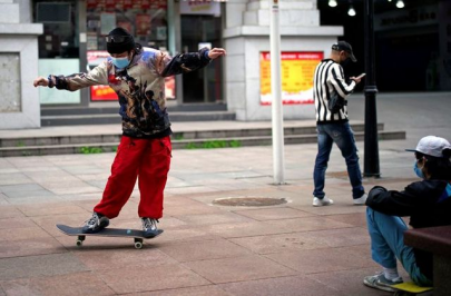 getting better china s new coronavirus cases trend lower getting better china s new coronavirus cases trend lower