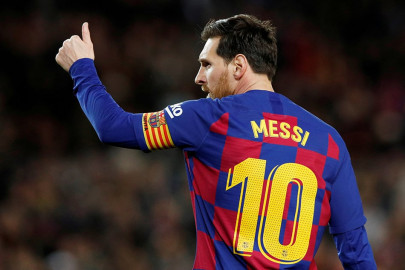 messi confirms 70 pay cut for barca players criticises board