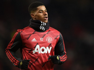rashford helps feed children during virus shutdown