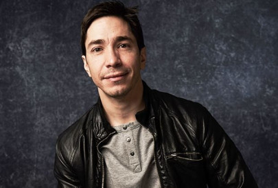 dodgeball actor justin long believes he is covid 19 positive but can t get tested