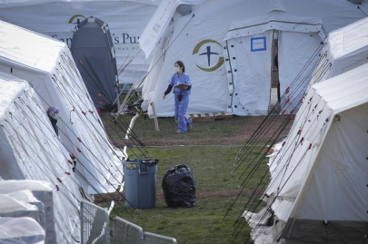 most americans huddle indoors as coronavirus deaths keep spiking most americans huddle indoors as coronavirus deaths keep spiking