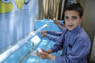 lifebuoy urges us to f i g h t the coronavirus by w a s h i n g our hands regularly lifebuoy urges us to f i g h t the coronavirus by w a s h i n g our hands regularly