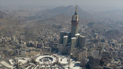 saudi arabia imposes curfew in makkah medina amid coronavirus fears