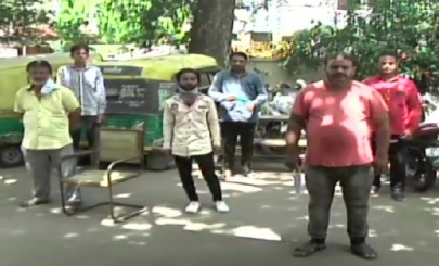 health workers fighting coronavirus pelted with stones in india