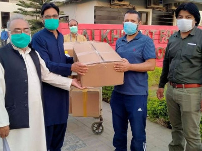 pakistani celebrities charities join hands to equip doctors battling against virus pakistani celebrities charities join hands to equip doctors battling against virus