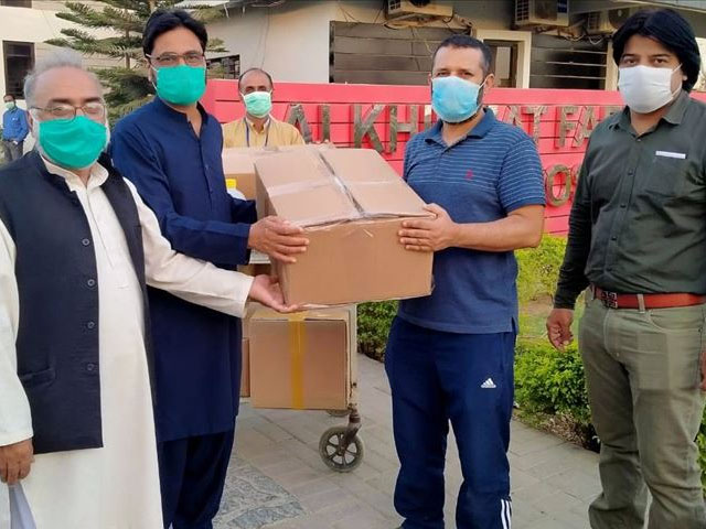 pakistani celebrities charities join hands to equip doctors battling against virus