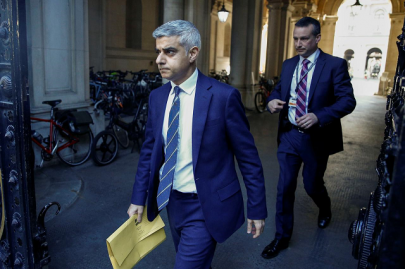 uk nowhere near lifting coronavirus lockdown london mayor uk nowhere near lifting coronavirus lockdown london mayor