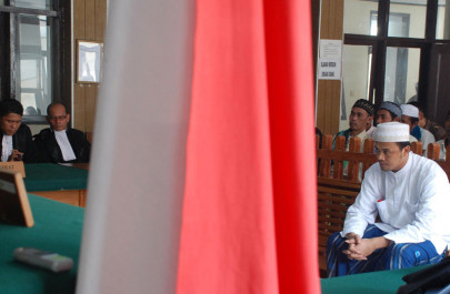 indonesian court lets anti ahmadi mob perpetrators off lightly indonesian court lets anti ahmadi mob perpetrators off lightly