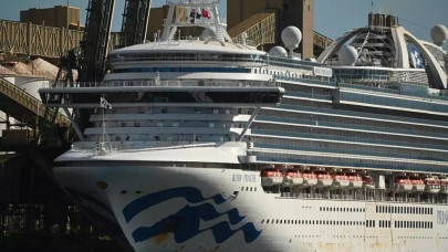 australian police seize black box in raid on virus hit cruise ship australian police seize black box in raid on virus hit cruise ship