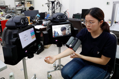 contagion proof robots may become heroes in war on coronavirus contagion proof robots may become heroes in war on coronavirus
