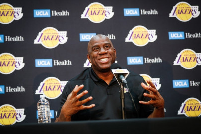 magic johnson hopeful nba can crown a champion despite coronavirus magic johnson hopeful nba can crown a champion despite coronavirus