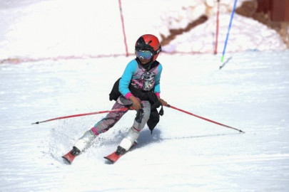pakistan hopes untapped mountains could lure foreign skiers pakistan hopes untapped mountains could lure foreign skiers