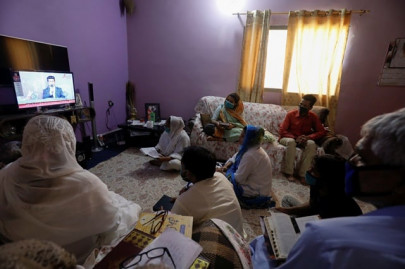 cm calls for social distancing even from family cm calls for social distancing even from family