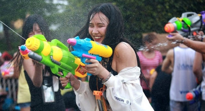 world s biggest water fight cancelled as thailand combats coronavirus world s biggest water fight cancelled as thailand combats coronavirus