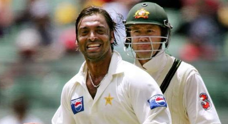 langer wanted to stay at non striker end ponting recalls akhtar s fastest spell