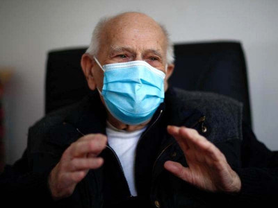 98 year old doctor keeps working through coronavirus crisis 98 year old doctor keeps working through coronavirus crisis