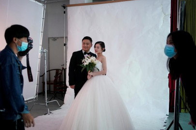 weddings return to wuhan as coronavirus lockdown lifts weddings return to wuhan as coronavirus lockdown lifts