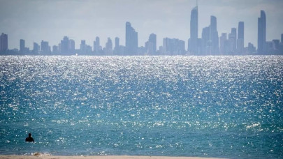 aussie twin towns split by virus border aussie twin towns split by virus border