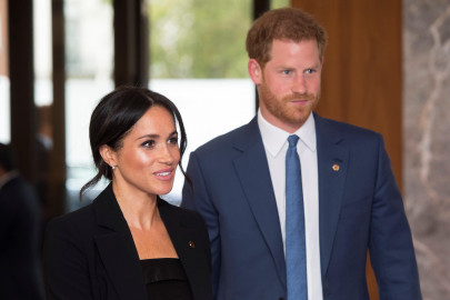 prince harry meghan markle distribute free meals in la during lockdown prince harry meghan markle distribute free meals in la during lockdown