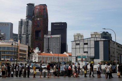 singapore reports 942 new covid 19 cases in record daily jump singapore reports 942 new covid 19 cases in record daily jump