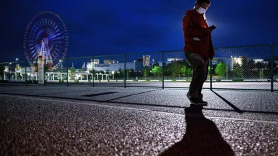 japan virus cases surge over 10 000 with hospitals stretched