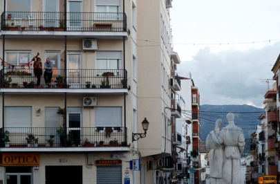 spain s confirmed coronavirus cases surpass 200 000 health ministry spain s confirmed coronavirus cases surpass 200 000 health ministry