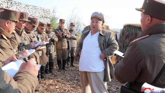 north korean leader kim jong un guides a drill of mortar sub units of north korean army in this image released by north korea 039 s korean central news agency kcna photo reuters