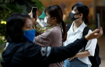 singapore reports 1 111 new coronavirus cases