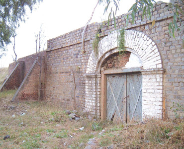 historic abuse hari kishan garh fort being ruined by law enforcers