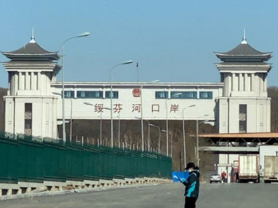 chinese city tightens coronavirus travel curbs in biggest outbreak chinese city tightens coronavirus travel curbs in biggest outbreak