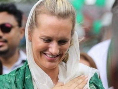 shaniera akram donates anti bacterial soap for covid 19 relief shaniera akram donates anti bacterial soap for covid 19 relief