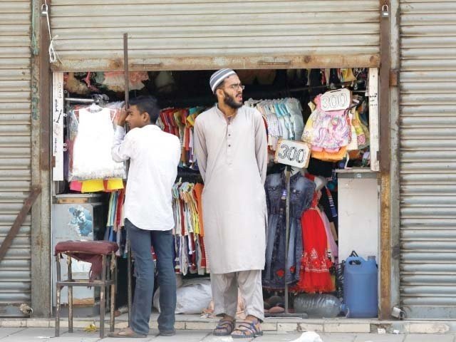 shutters down businesses to run only online in sindh