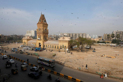 crime takes a break for coronavirus in karachi crime takes a break for coronavirus in karachi